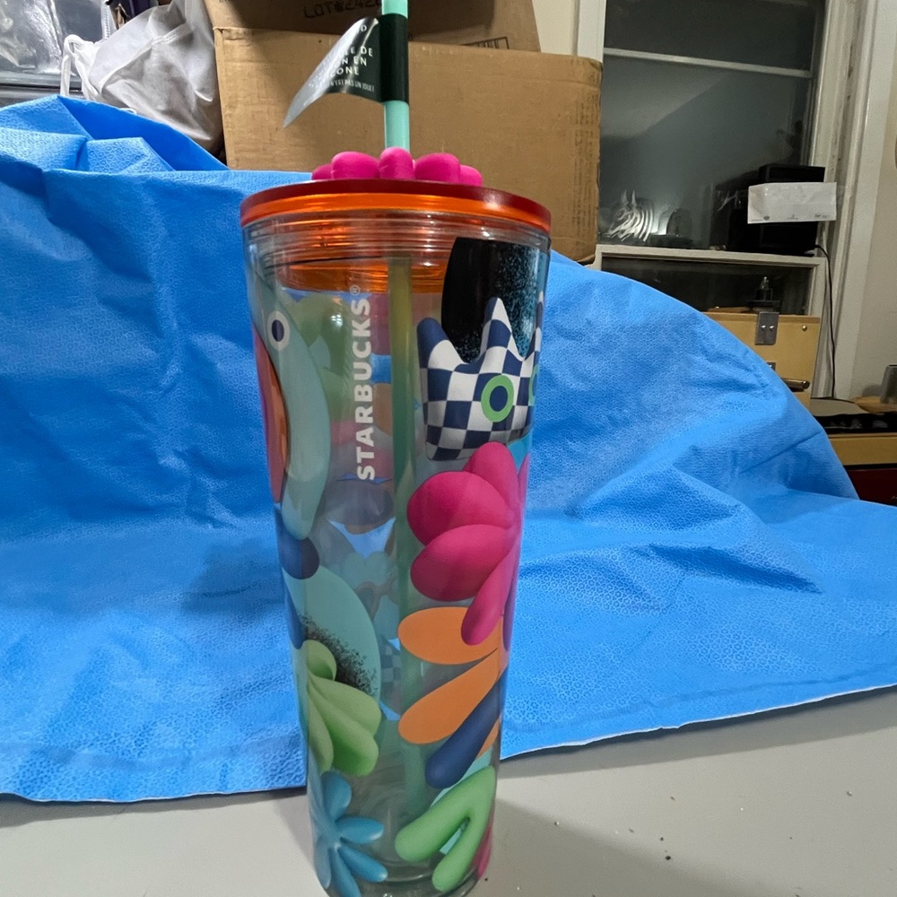 Starbucks Summer Fun 2025 Drop Cold Cup w Pink Flower Topper NWT Collectible Mug